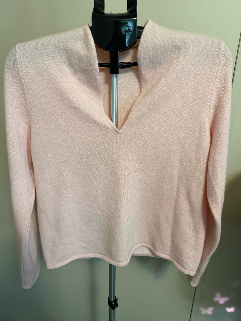 Neiman Marcus Blush V-Neck Cashmere-Blend Pullover Sweater